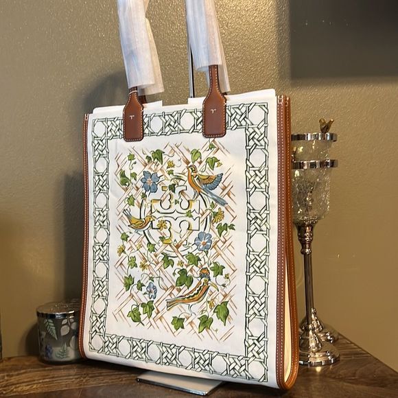 Tory Burch Handbags - Tory Burch Ella printed tote
